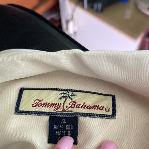 Tommy Bahama Button Shirt - Picture 4 of 4